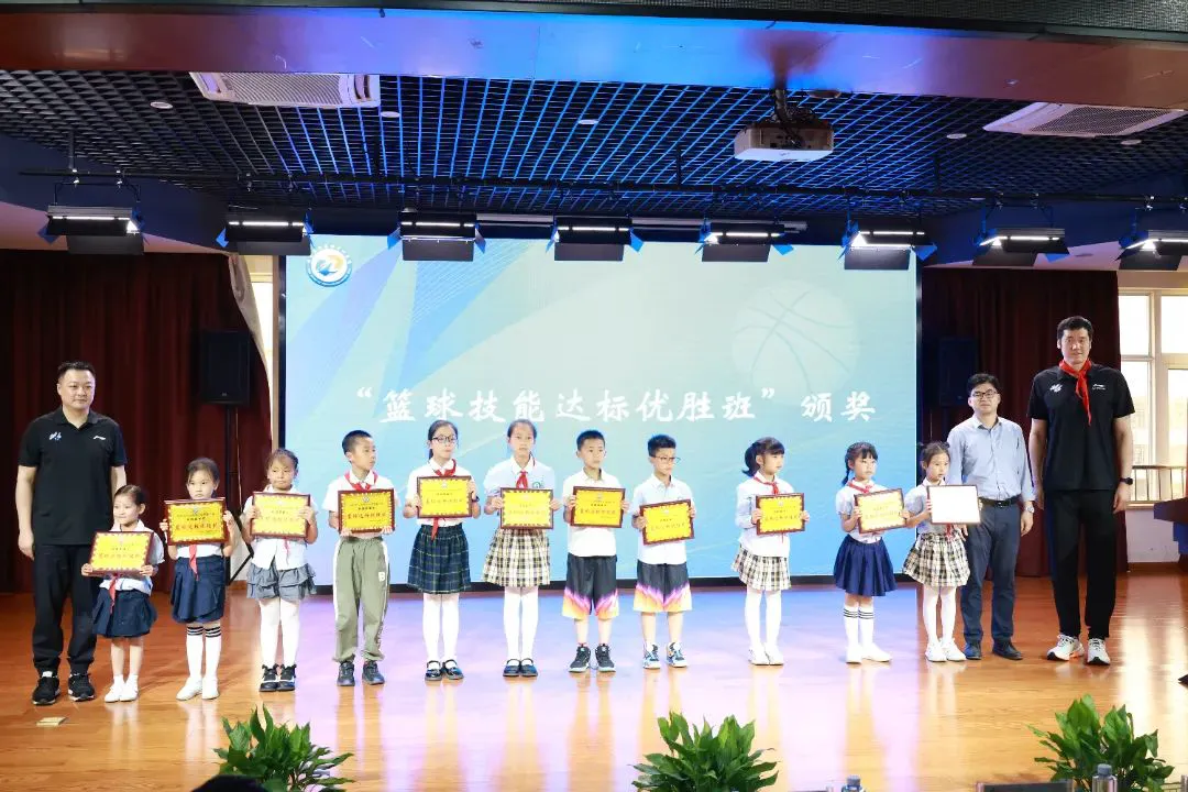 如何通过反馈分析提升篮球战术意识_2
